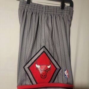 Mens Mitchell & Ness NBA SWINGMAN SHORTS CHICAGO BULLS 1995 SIZE SMALL